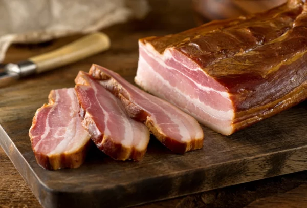 Smoked cured bacon